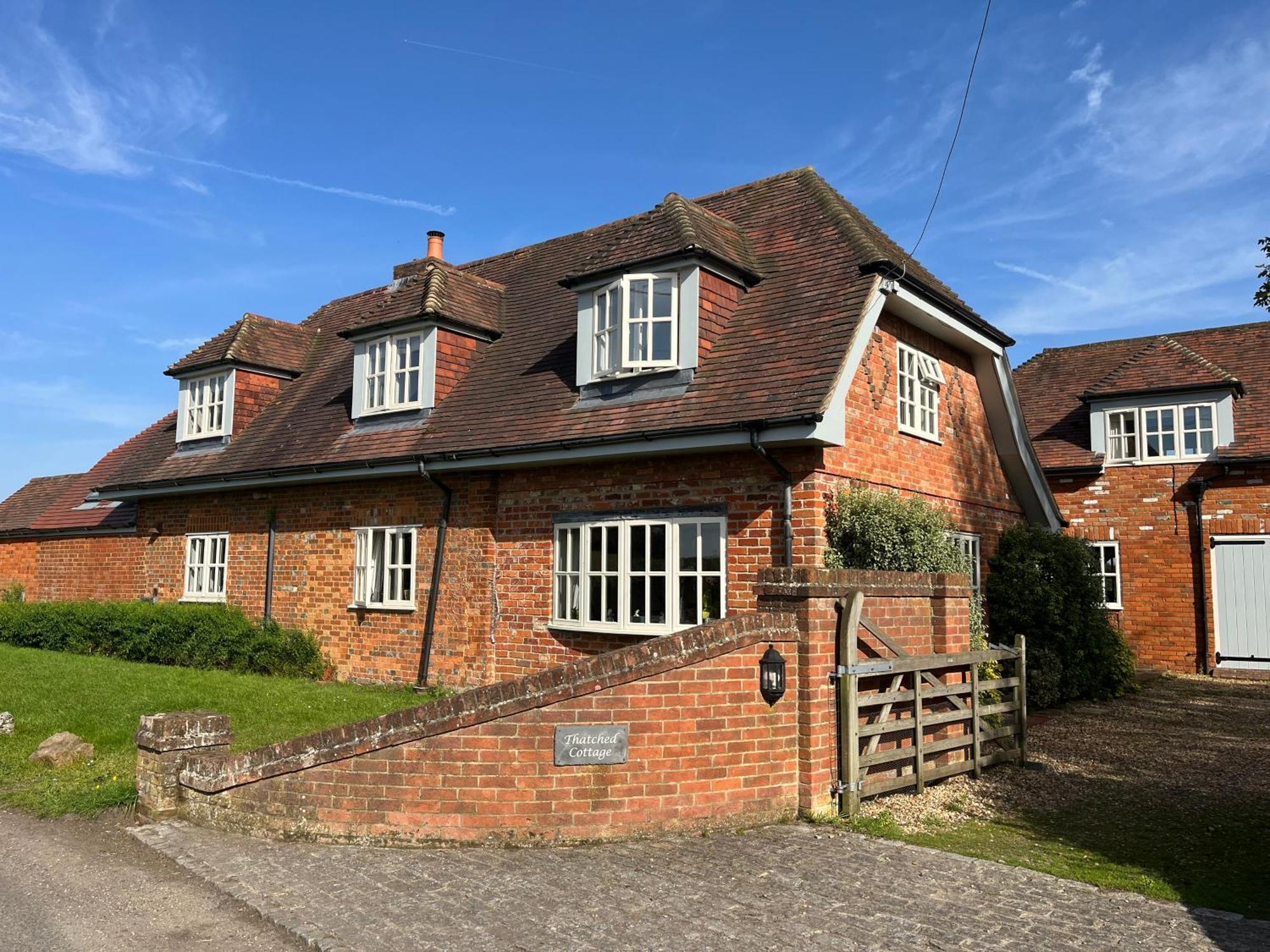 Thatched Cottage Hungerford Exterior foto